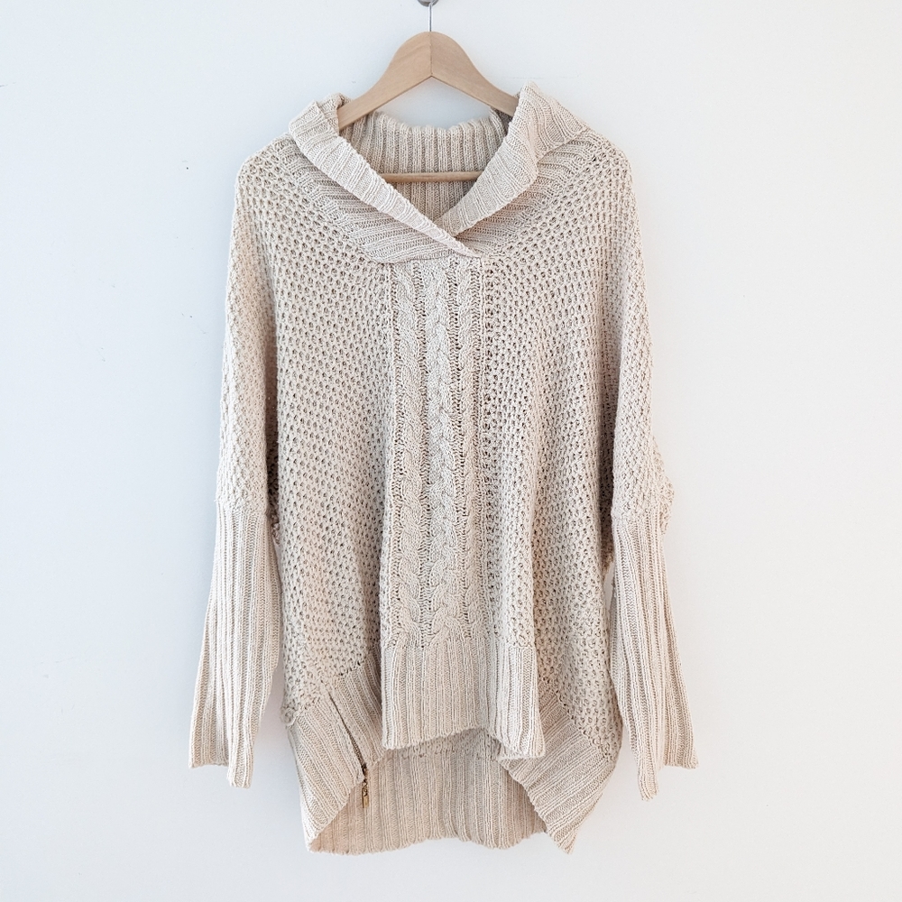 Escio Pullover Knit Sweater Poncho Cream  Collar Size Medium